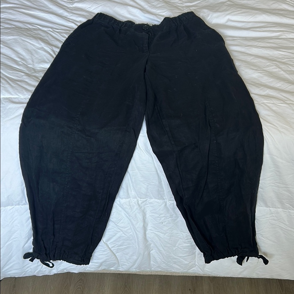 Zara Black linen Buttoned Trousers